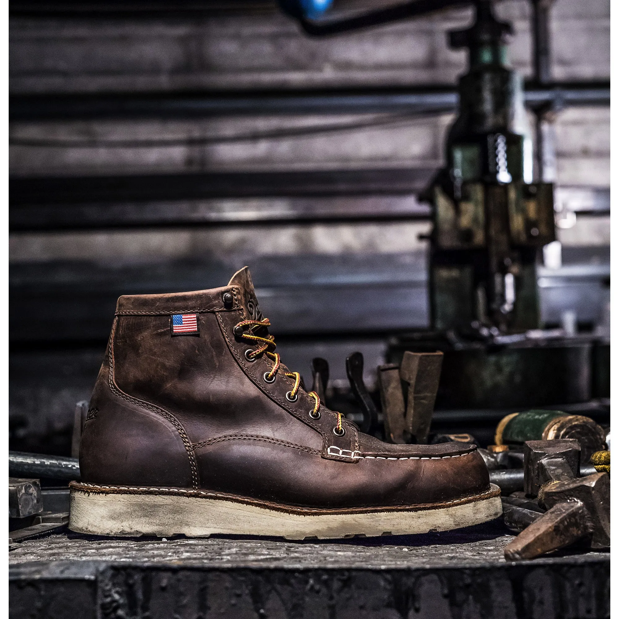 Danner Men's Bull Run Mocha Toe 6" Boot in Brown Steel Toe