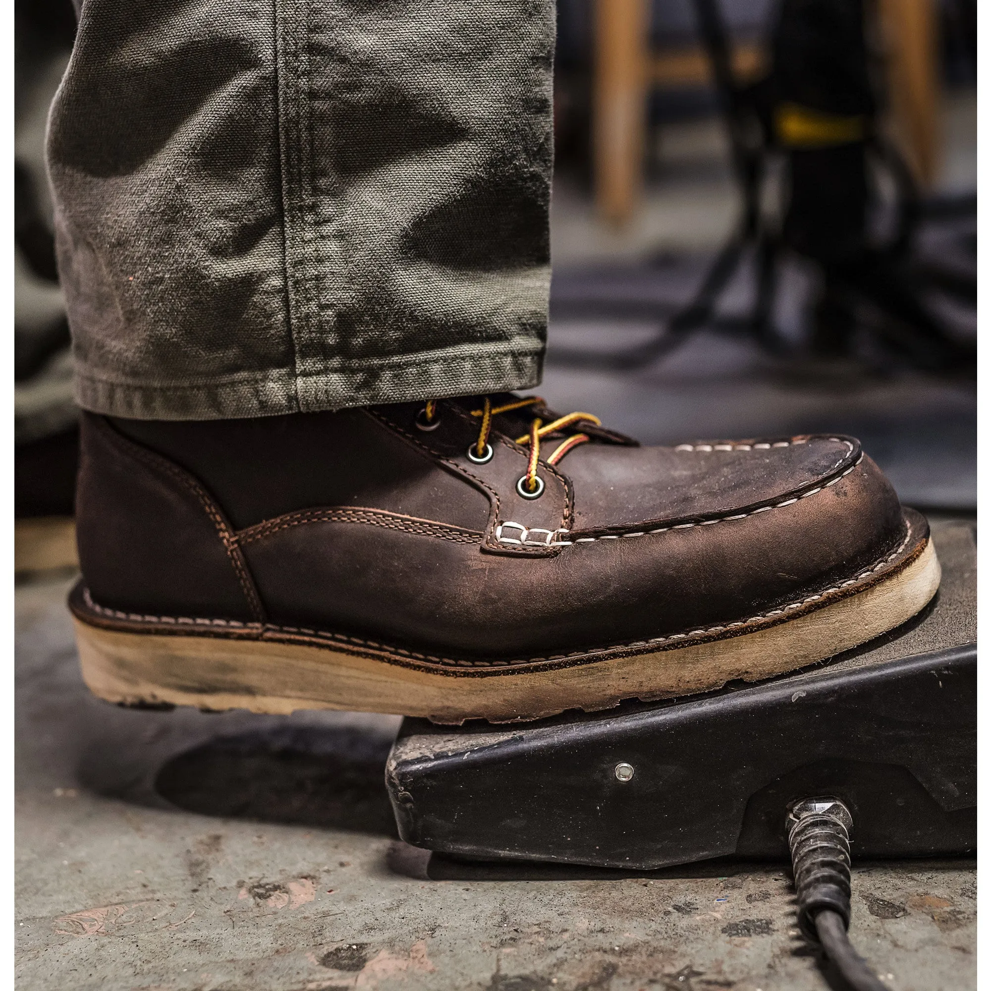 Danner Men's Bull Run Mocha Toe 6" Boot in Brown Steel Toe