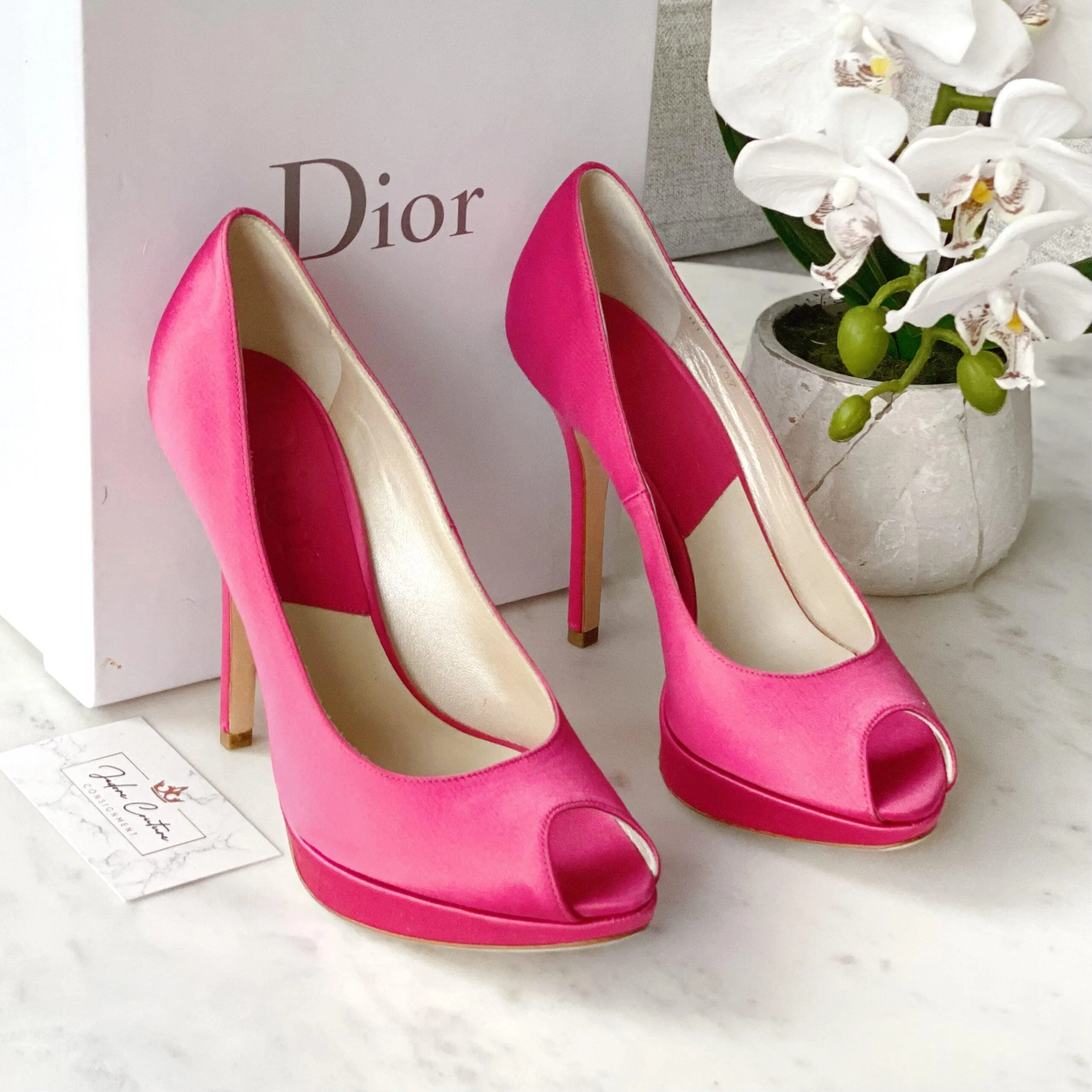 Chic Dior Pink Miss Dior Peep Toe Pumps – Size 35.5, Elegant Designer Footwear