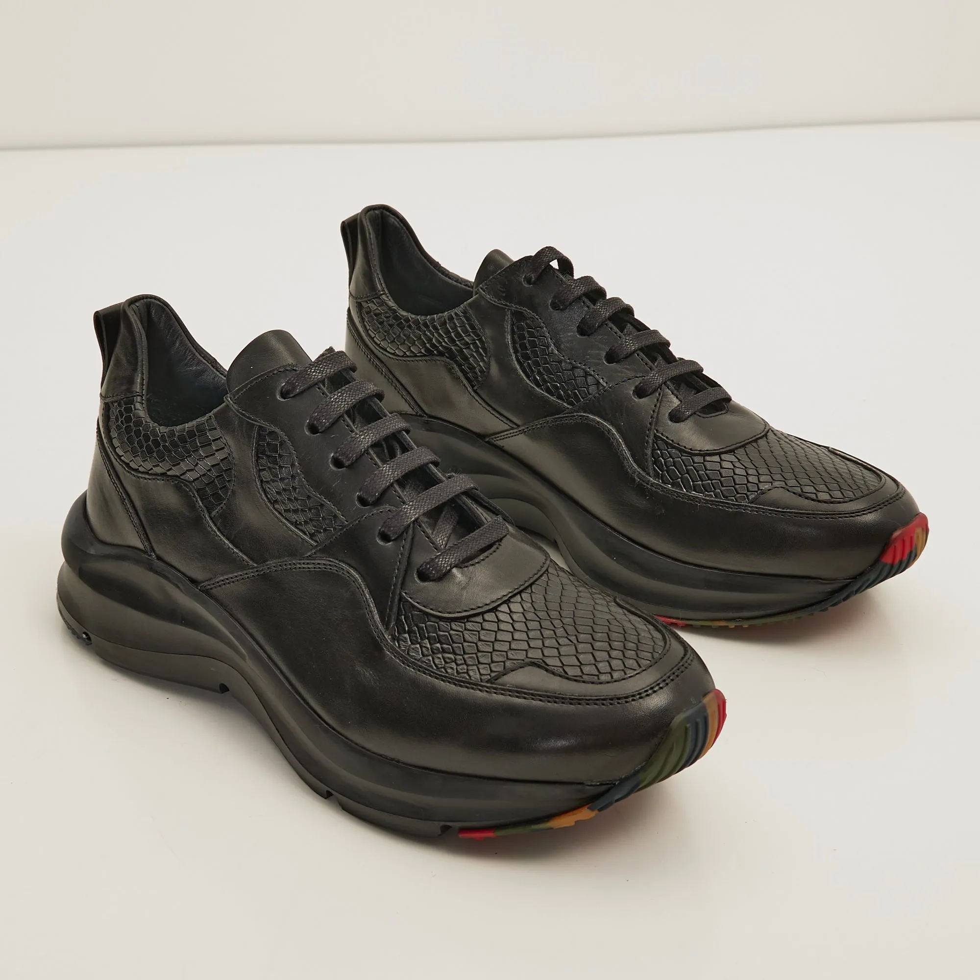 Exaggerated Sole Sneaker - Black