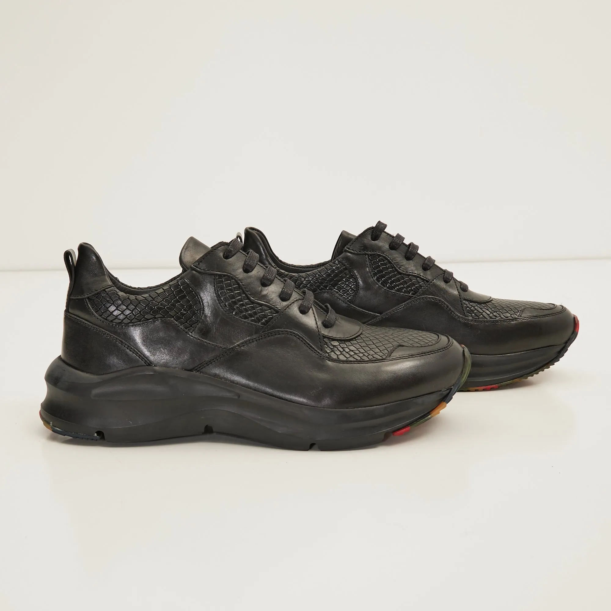 Exaggerated Sole Sneaker - Black