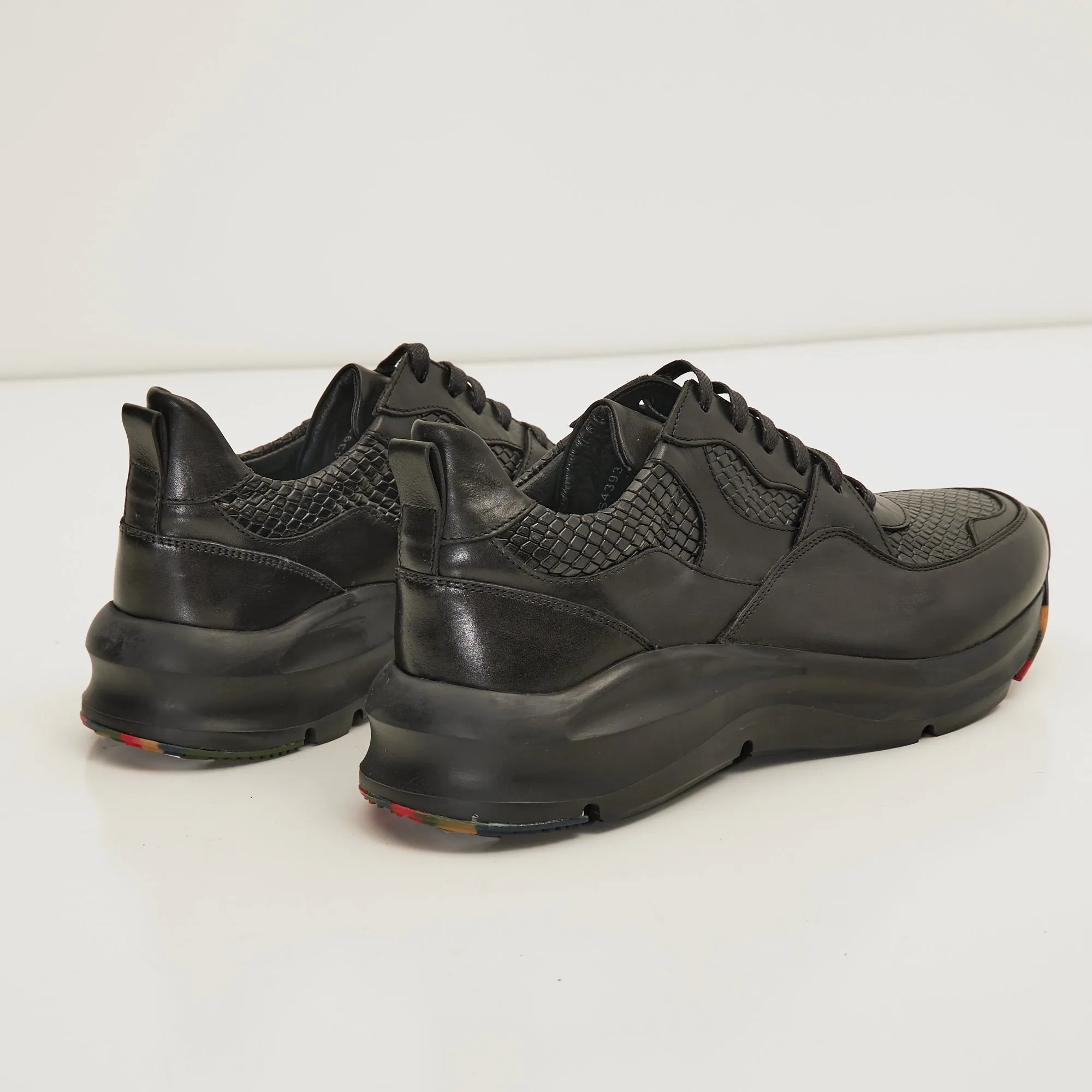 Exaggerated Sole Sneaker - Black