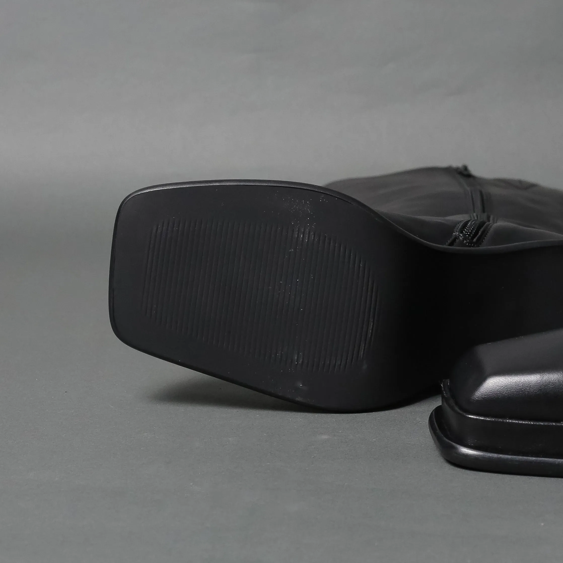 L44640 Black