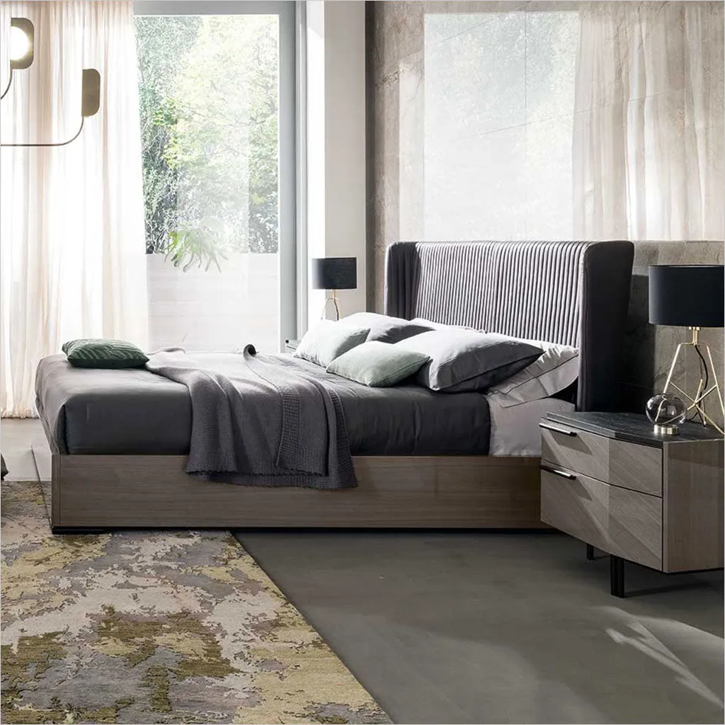 Leones Platform Bed