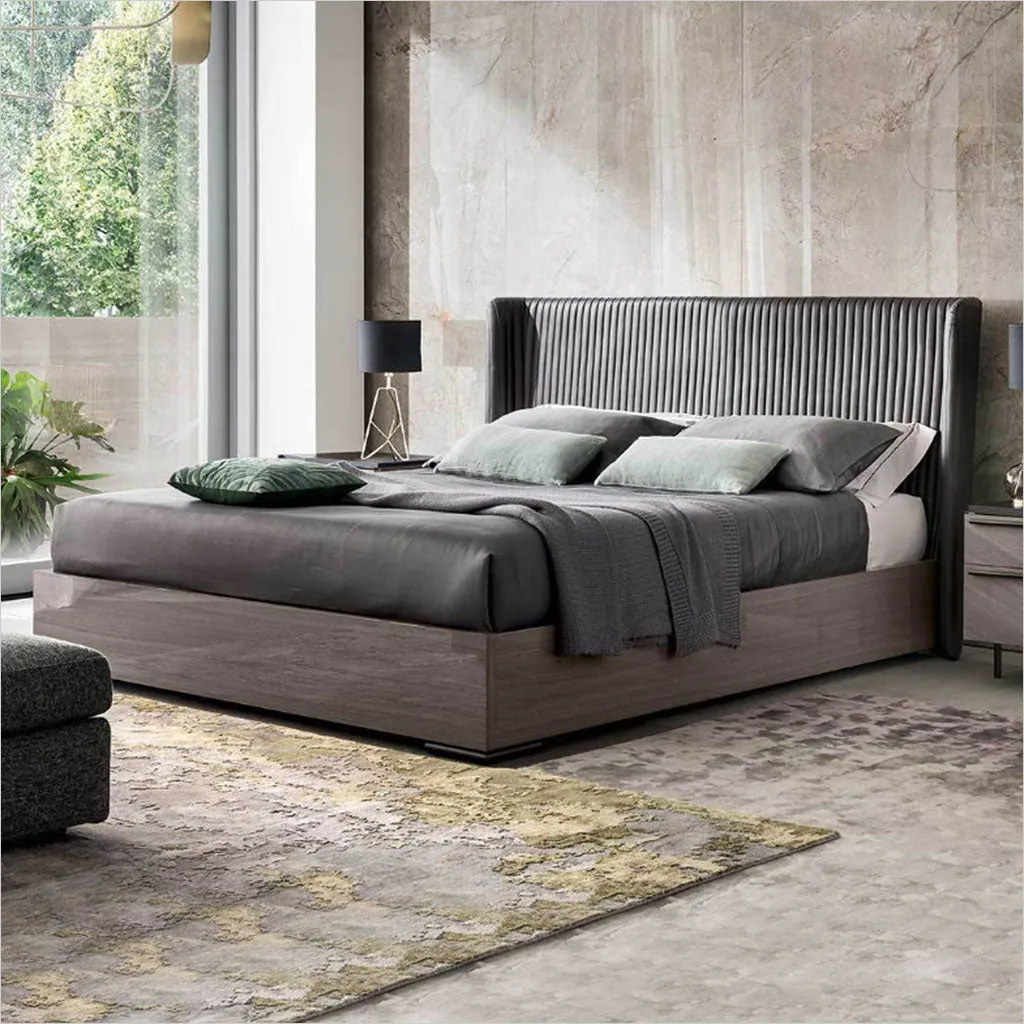 Leones Platform Bed