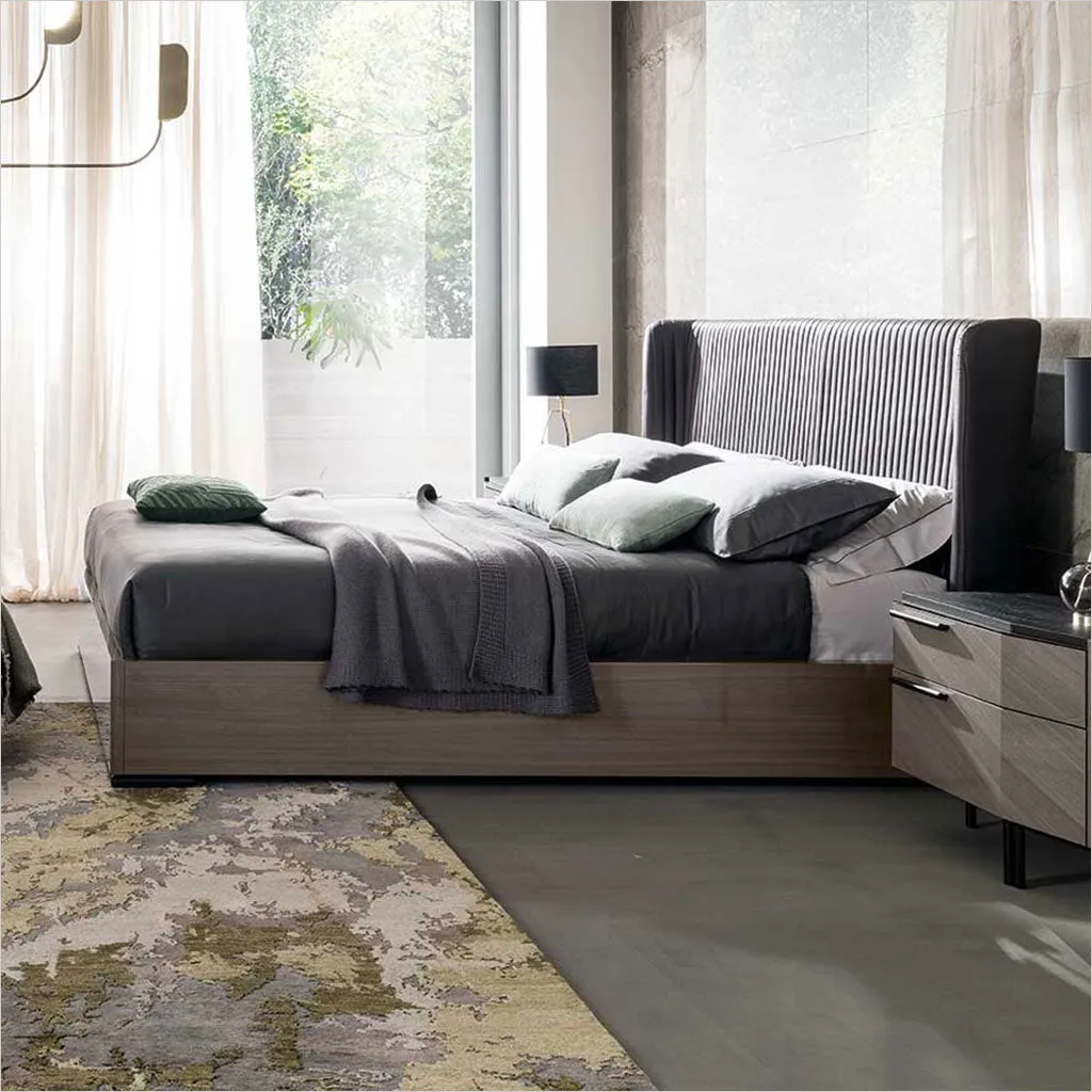 Leones Platform Bed