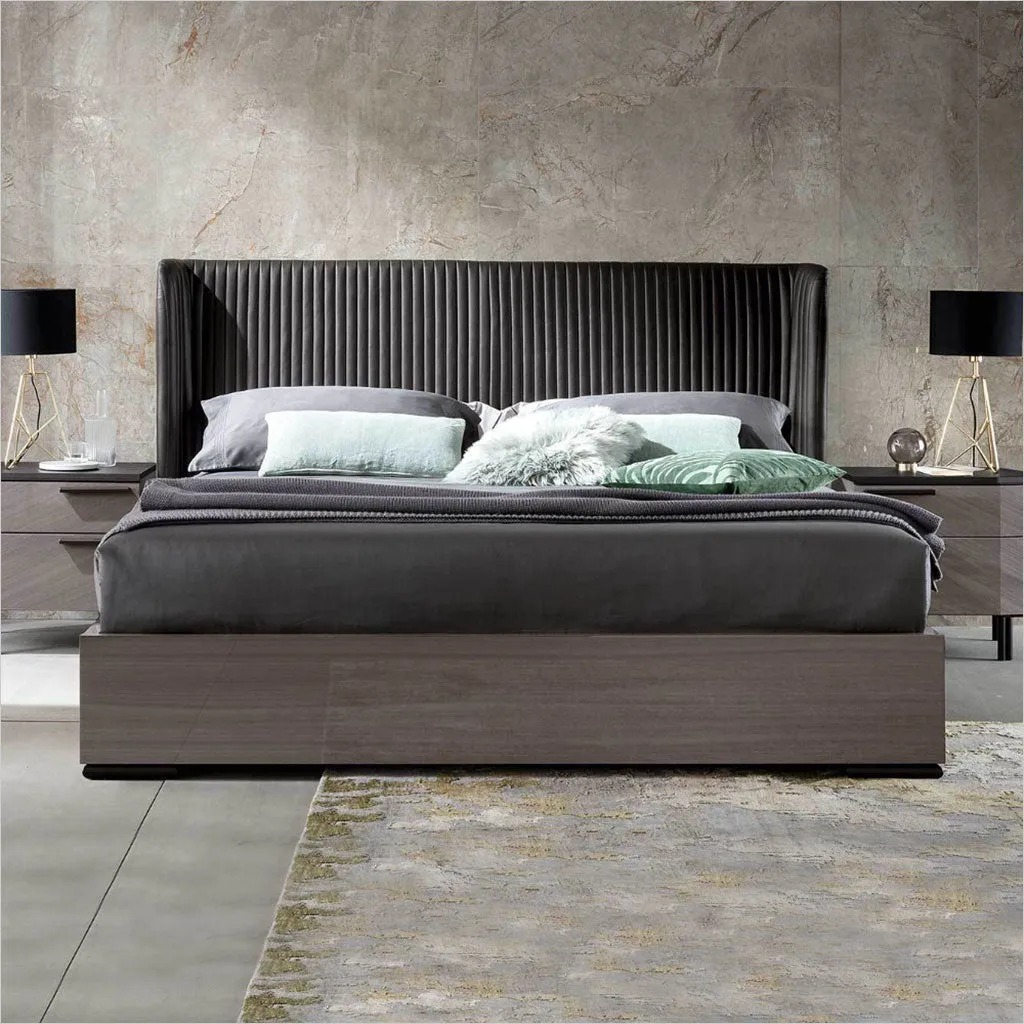 Leones Platform Bed