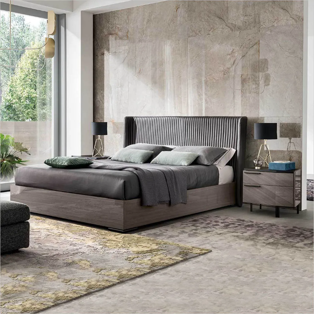Leones Platform Bed