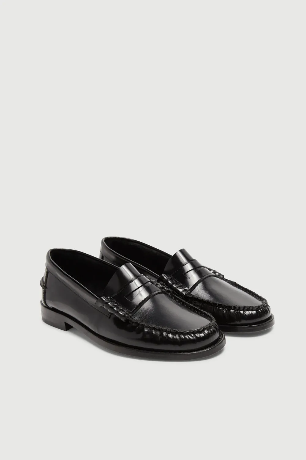 Zoe Loafers in Black Leather